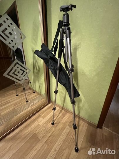 Фотоштатив Continent H1 Profi