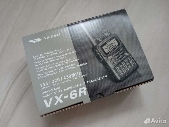 Радиостанция Yaesu VX-6R, новая