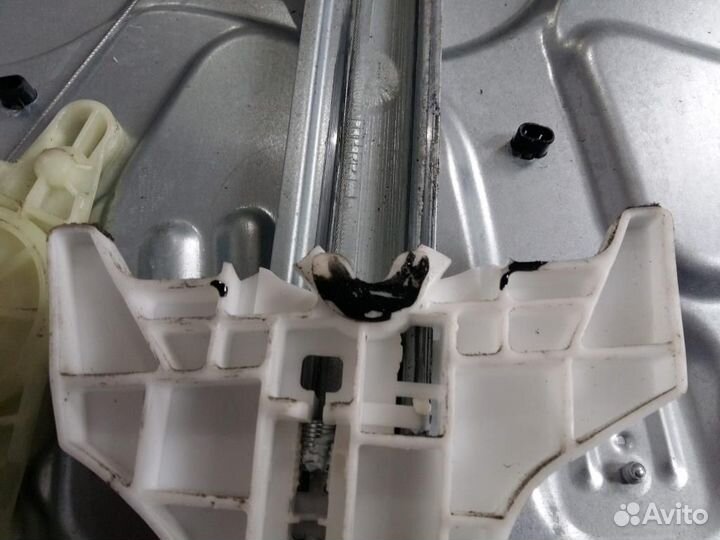 Стеклоподъемник электрический задний левый Hyunda