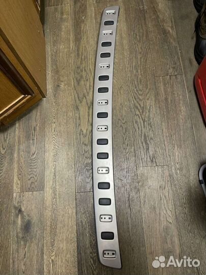 Защитный порог багажника Ленд Ровер Дискавери 3,4