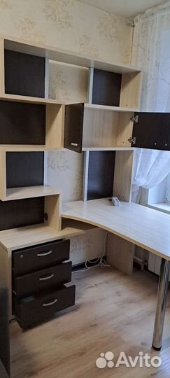 Угловой письменный стол