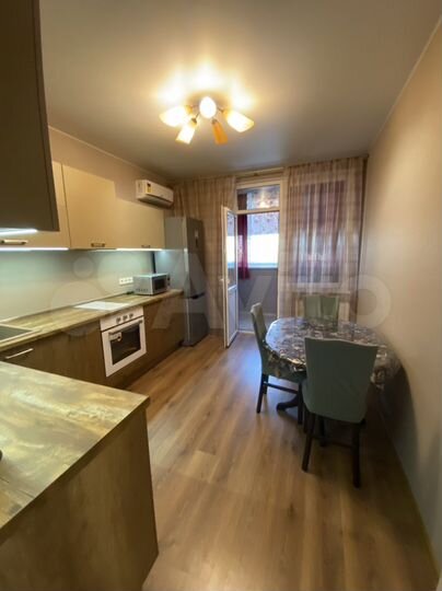 2-к. квартира, 72 м², 1/6 эт.