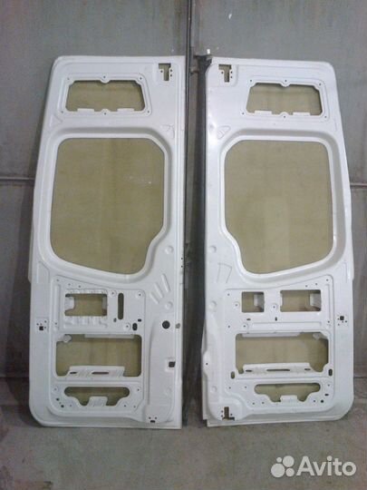 Задние распашные двери Mercedes Sprinter W906