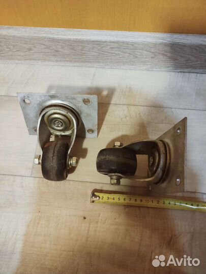 Опора с колесами усиленная мебельная