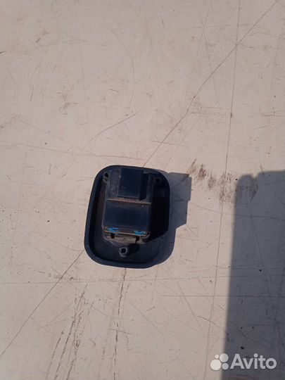 Кнопка стеклоподъёмника задняя Nissan Terrano 2