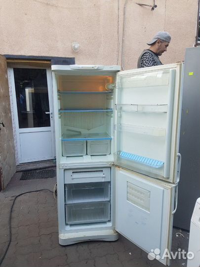 Холодильник indesit no frost C132G.016