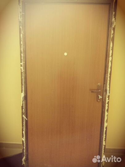 Дверь входная металлическая от застройщика