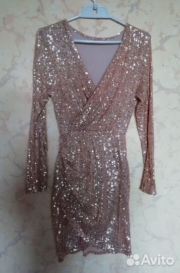 Нарядное платье для девушки 40 р