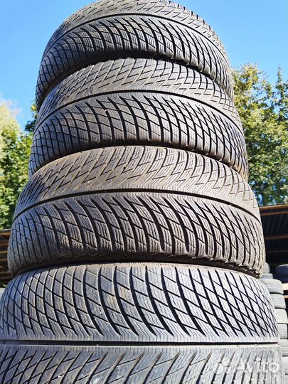 Michelin Alpin 5 275/35 R19 и 245/40 R19