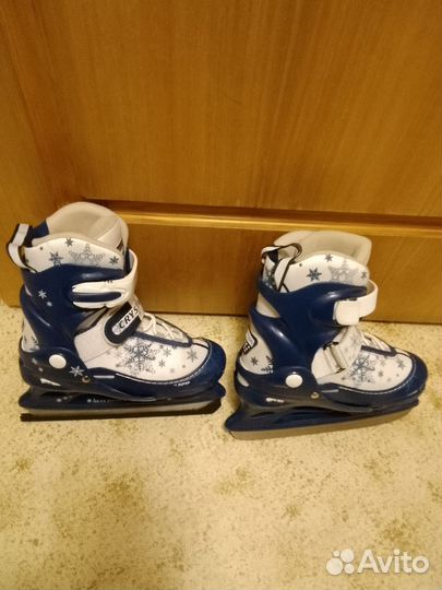 Коньки хоккейные