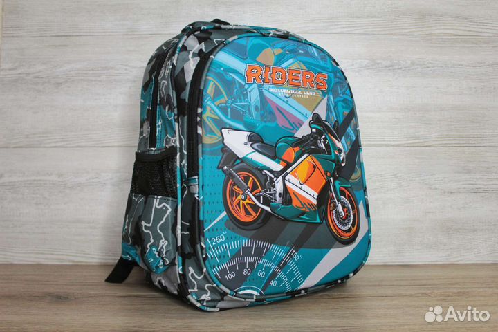 Рюкзак школьный