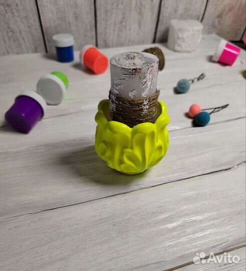 Подставка для бижутерии. Жёлтый неон