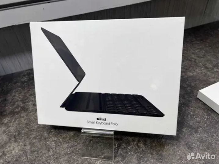Чехол-клавиатура Apple Smart Keyboard Folio Pro 11