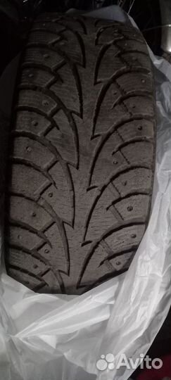 Hankook Winter I'Pike 215/60 R17