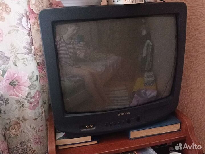 Телевизор samsung