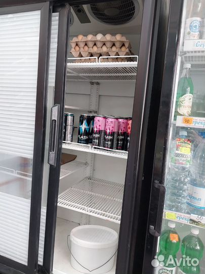 Двухдверный холодильник для напитков