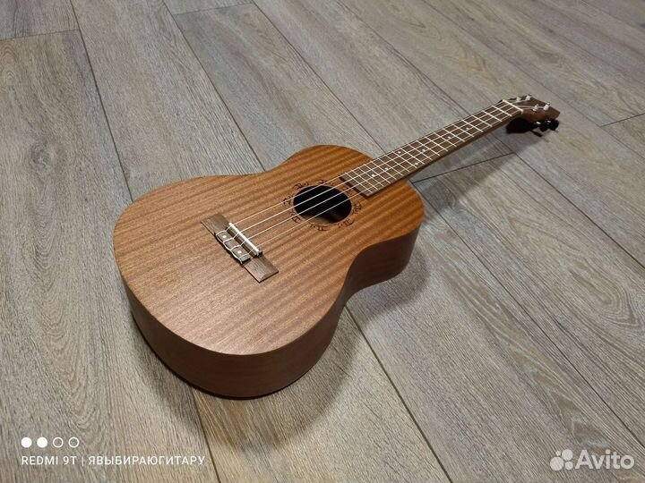 Укулеле баритон Fabio (новая)