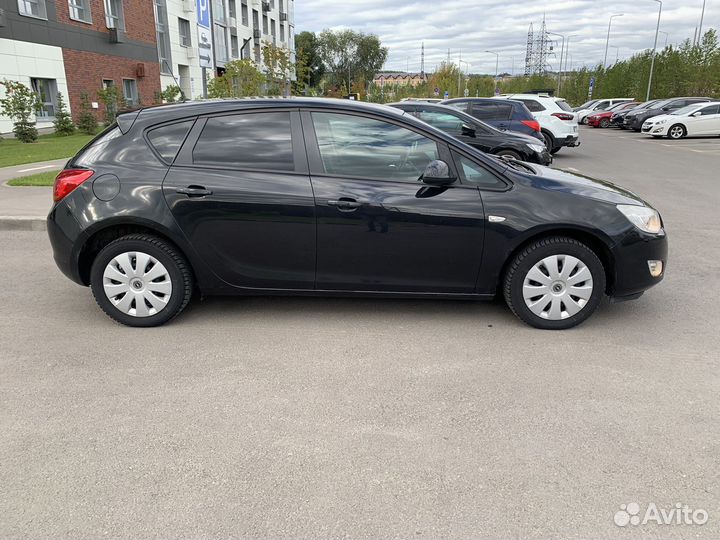 Opel Astra 1.4 МТ, 2011, 167 000 км