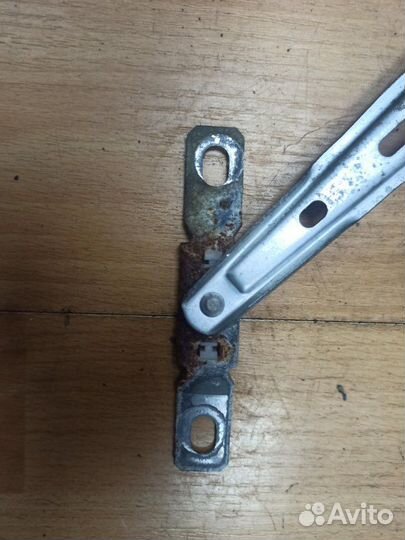 Стеклоподъемник передний правый Opel Zafira B