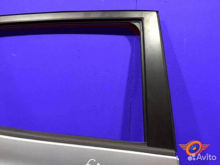 Дверь задняя правая Kia Venga хетчбэк G4FA 1.4L