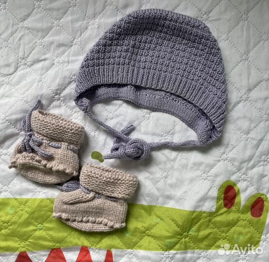 Чепчик и пинетки