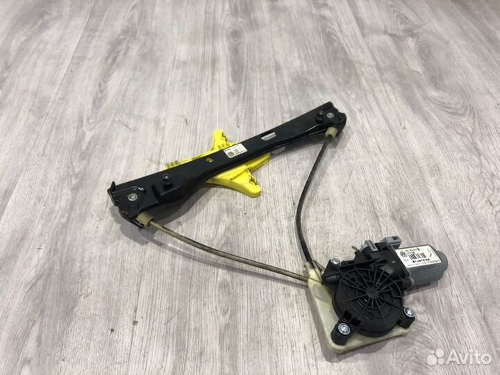 Стеклоподъемник задний левый Volkswagen Polo 5