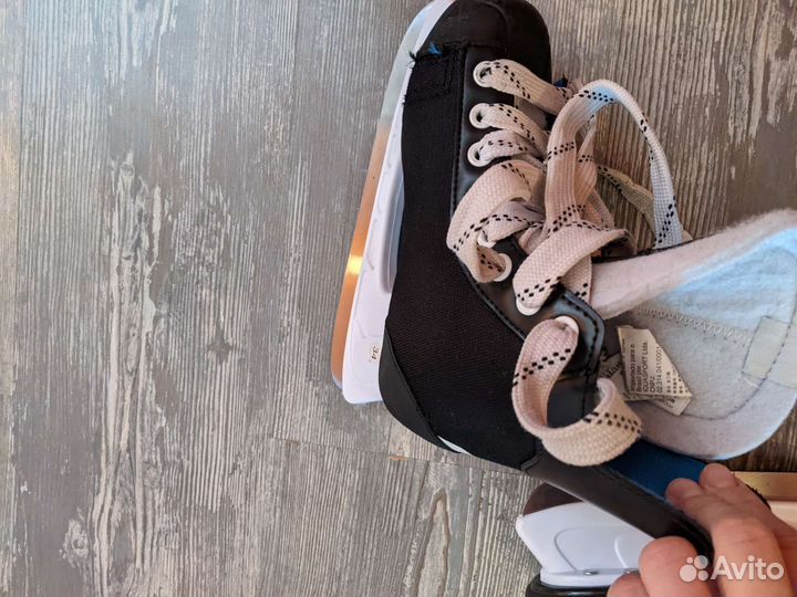 Коньки хоккейные