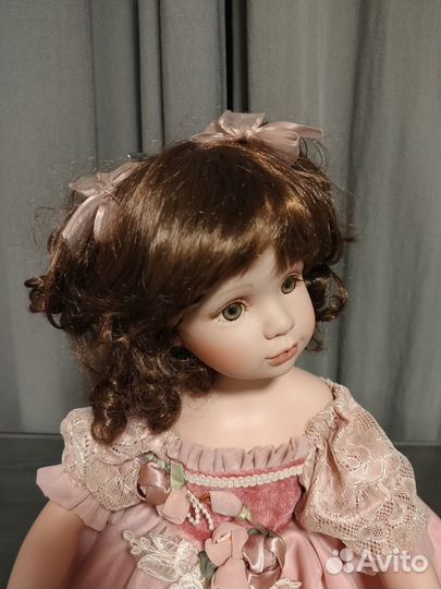 Кукла фарфоровая коллекционная