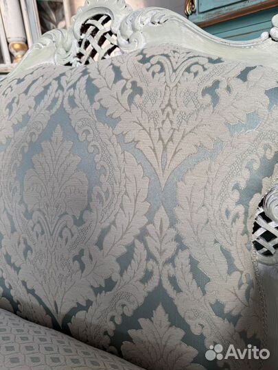 Диван светлый в гостиную/кухню,Италия,Барокко