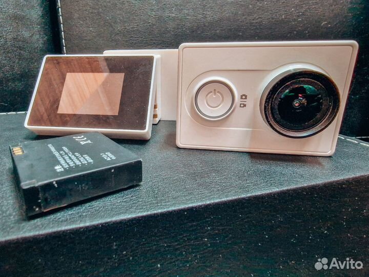 Экшн камера Yi Action camera basic белая