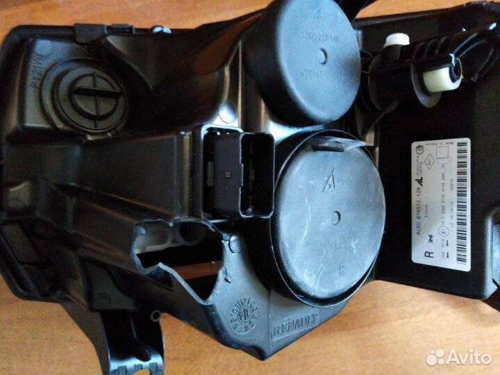 Фара правая Renault Logan 2014 - Н.в