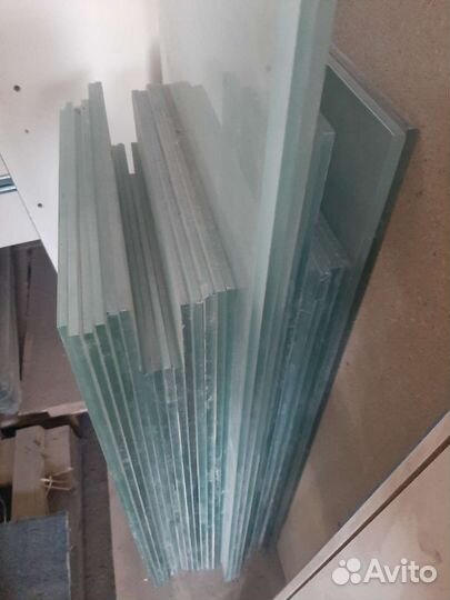 Полки стеклянные толщиной 8мм, матовые