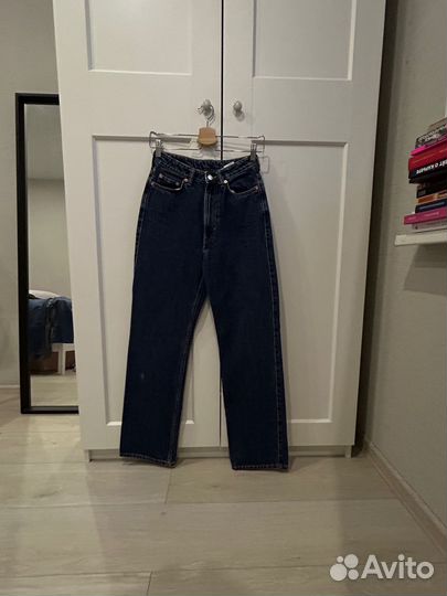 Джинсы weekday