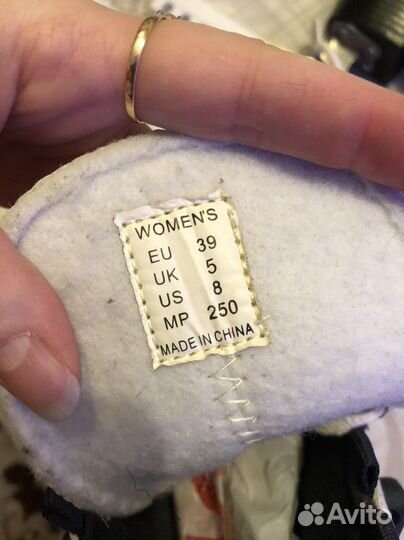 Коньки женские 39