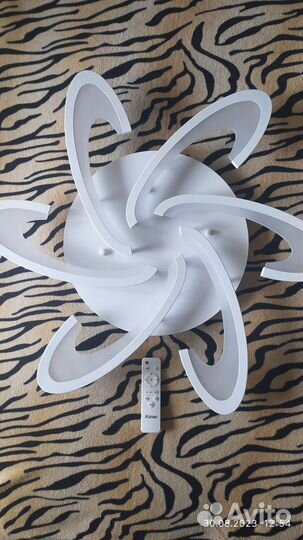 Люстра потолочная светодиодная с пультом