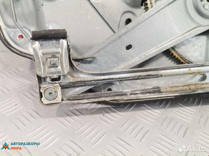 Стеклоподъемник передний правый Volvo V70 2 рест