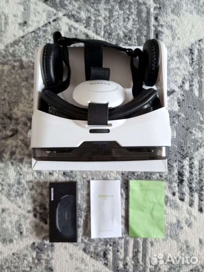 Очки виртуальной реальности для смартфонов BoboVR