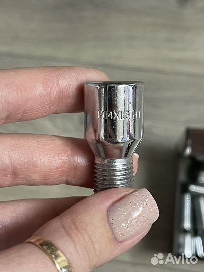 Болт М 14х1,5 HT