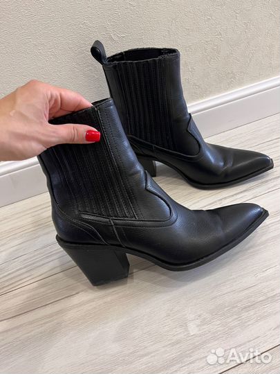 Ботильоны казаки 39 pull&bear