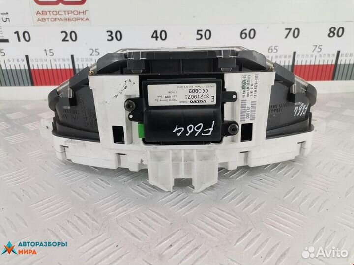 Щиток приборов (приборная панель) Volvo V50 2004