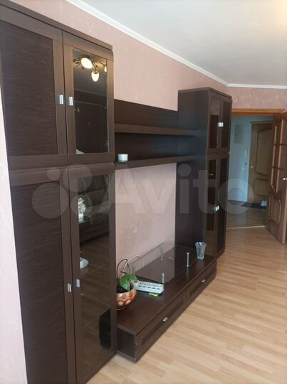 2-к. квартира, 61 м², 2/10 эт.