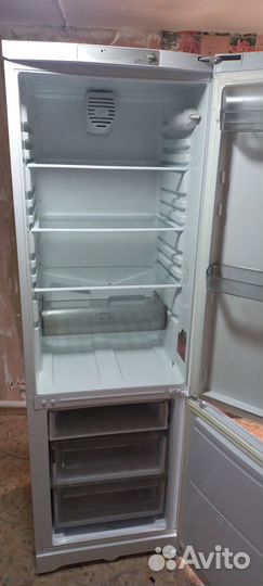 Hotpoint ariston холодильник