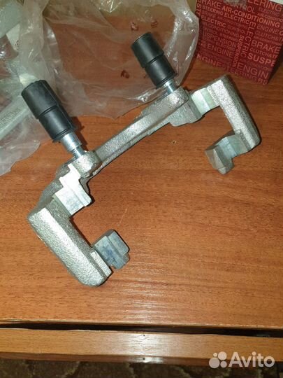 Скоба суппорта