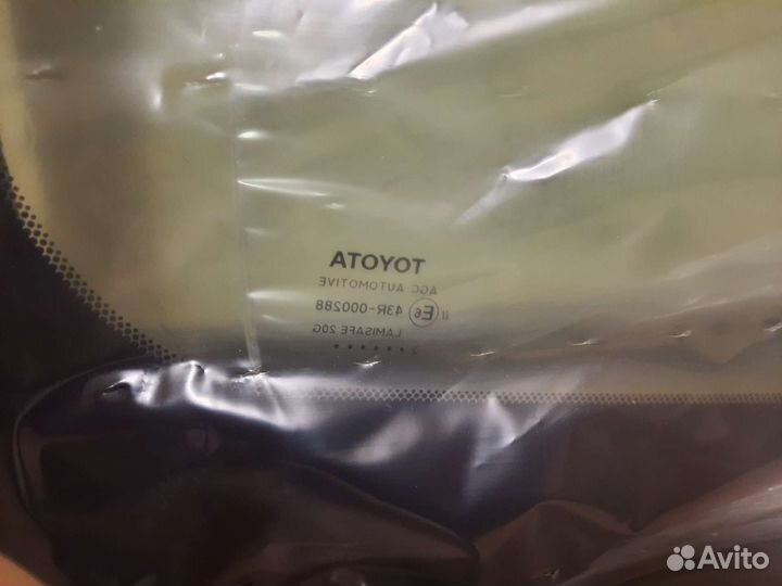 Стекло лобовое Toyota Rav 4 40