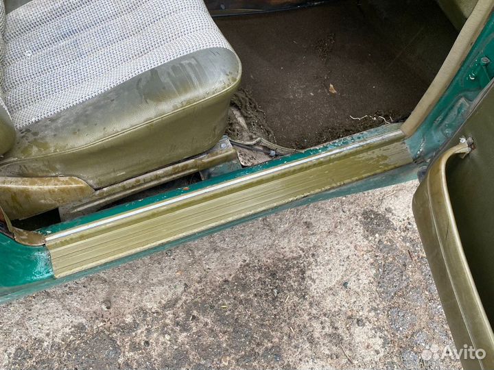 Накладки порогов внутренние Mercedes W123