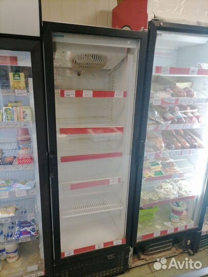 Морозильный шкаф со стеклянной дверцей