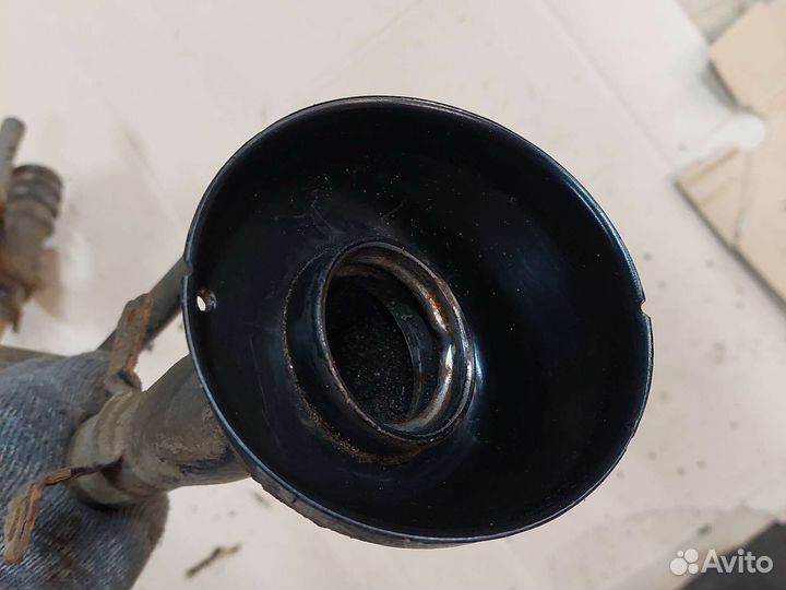 Горловина топливного бака Nissan Primera P11