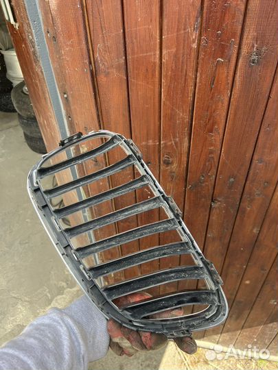 Решетка радиатора BMW F22 правая