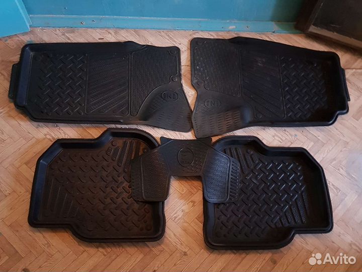 Автомобильные коврики резиновые