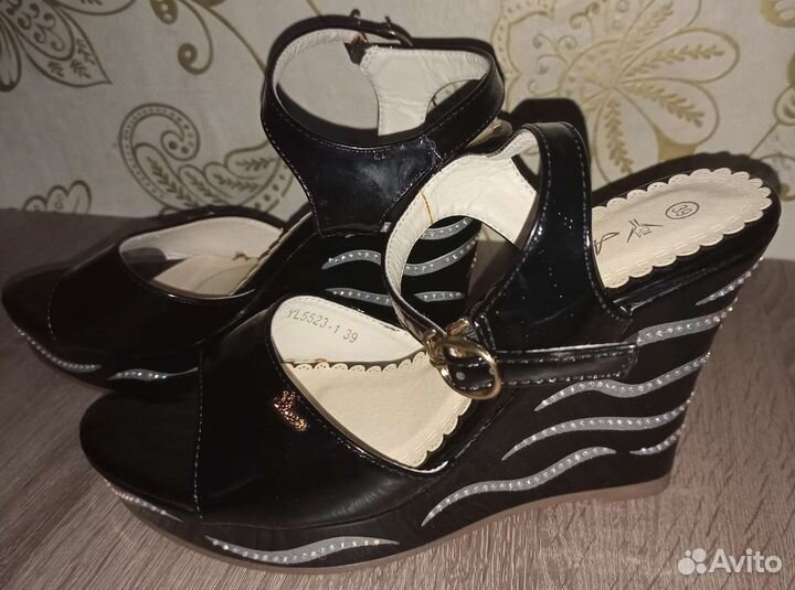 Босоножки на платформе